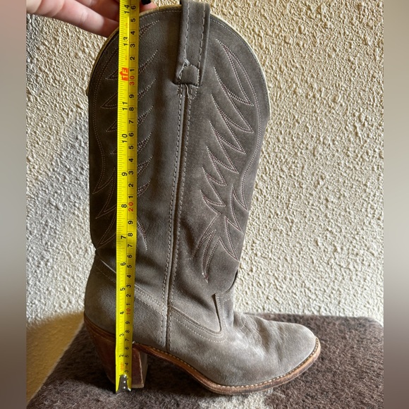 Vintage ACMÉ suede cowgirl boots - Picture 7 of 9